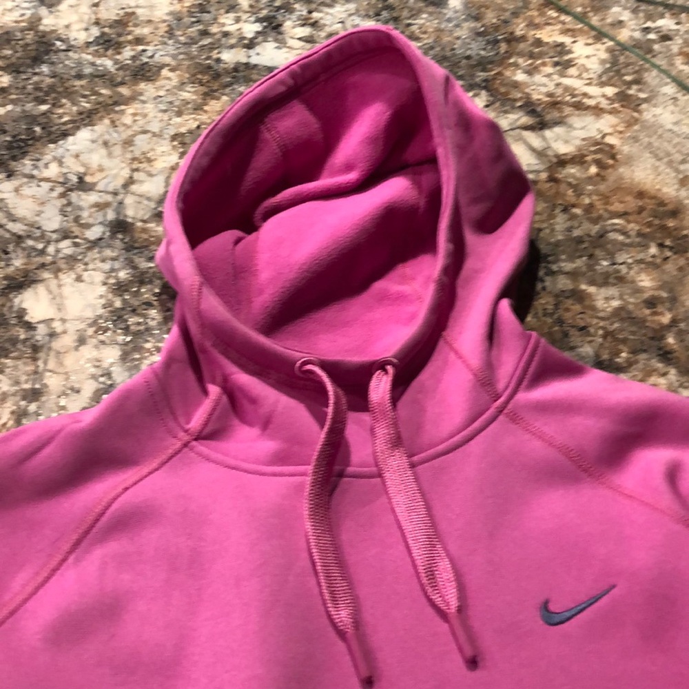 Nike women’s ThermaFit Hoodie size M